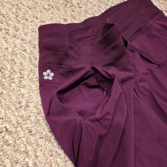 Tuff Athletics Nylon Shorts with Drawstring Waist and 2 side pockets - Picture 4 of 5